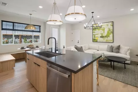Kitchen - 149 Amanda Way, Windsor, CA 95492 photo 6 of 8