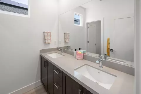 Bath - 149 Amanda Way, Windsor, CA 95492 photo 1 of 9
