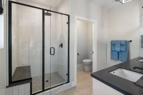 Bath - 149 Amanda Way, Windsor, CA 95492 photo 4 of 9