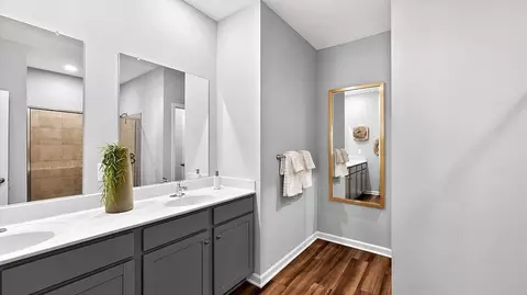 Bath - 42641 Darala Dr, Ashburn, VA 20147 photo 2 of 4