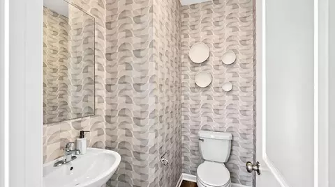 Bath - 42641 Darala Dr, Ashburn, VA 20147 photo 3 of 4