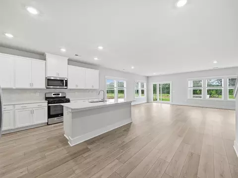 Kitchen - 512 Hadlow St, Greer, SC 29651 photo 1 of 7