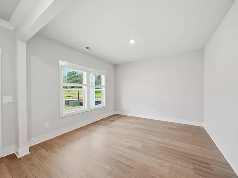 Living - 512 Hadlow St, Greer, SC 29651 photo 1 of 6