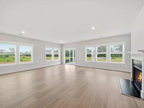 Living - 512 Hadlow St, Greer, SC 29651 photo 4 of 6