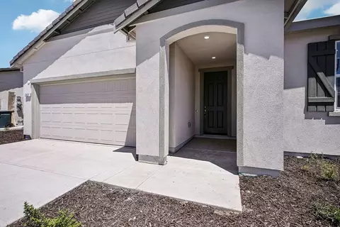 Exterior - 2621 Redtail Hawk Rd, Modesto, CA 95357 photo 4 of 8