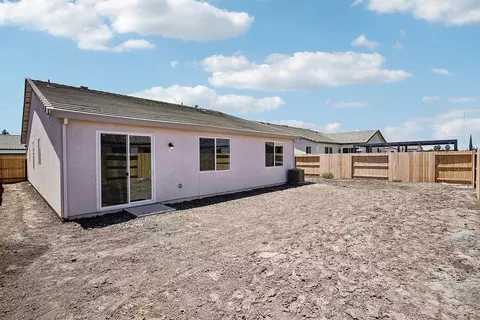 Exterior - 2621 Redtail Hawk Rd, Modesto, CA 95357 photo 5 of 8