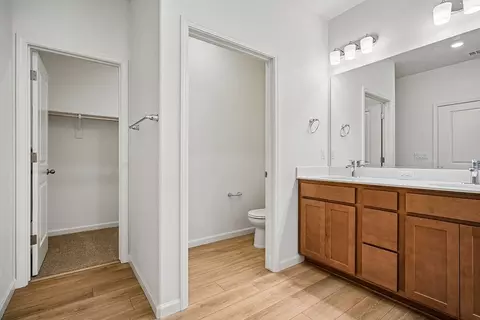 Entry Way - 2621 Redtail Hawk Rd, Modesto, CA 95357 photo 3 of 3