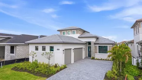 13921 Vivant Dr, Palm Beach Gardens, FL 33412