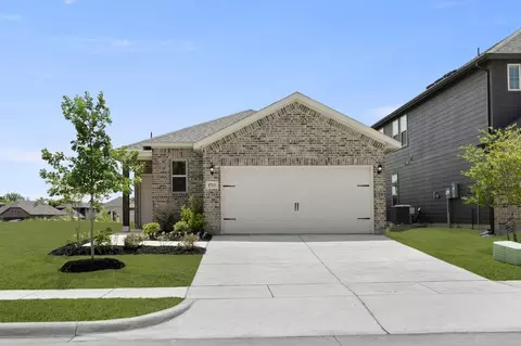 1713 Edgeway Dr, Aubrey, TX 76227