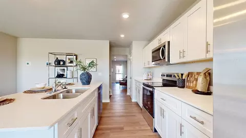 Kitchen - 2211 Bugge Dr, Adel, IA 50003 photo 4 of 7