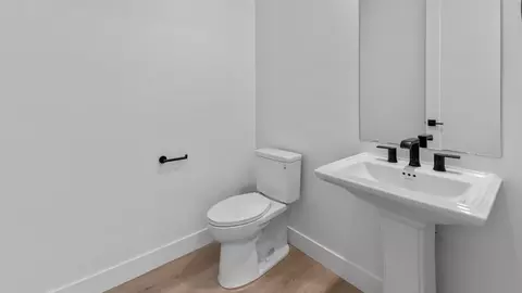 Bath - 718 N 1600 E, Salem, UT 84653 photo 1 of 10