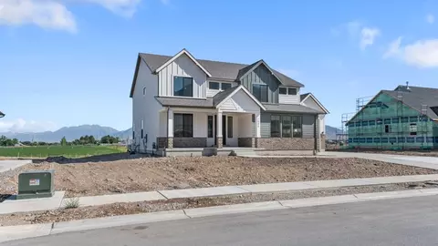 Exterior - 718 N 1600 E, Salem, UT 84653 photo 2 of 18