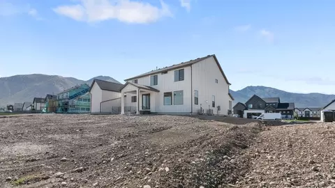 Exterior - 718 N 1600 E, Salem, UT 84653 photo 5 of 18