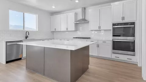 Kitchen - 718 N 1600 E, Salem, UT 84653 photo 2 of 8