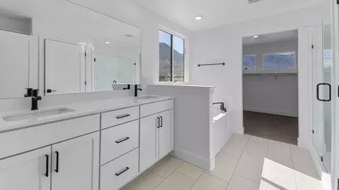 Bath - 718 N 1600 E, Salem, UT 84653 photo 5 of 10