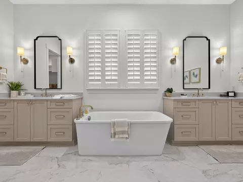 Bath - 4007 Persimmon Rd, Lancaster, SC 29720 photo 2 of 6