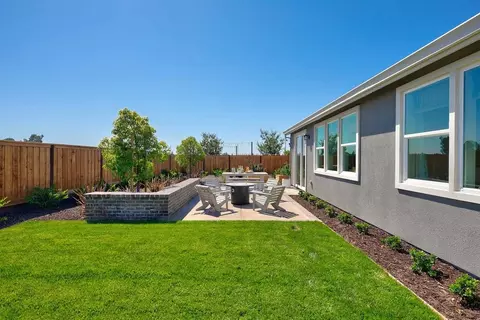 Exterior - 1049 Briar Ct, Manteca, CA 95336 photo 7 of 15