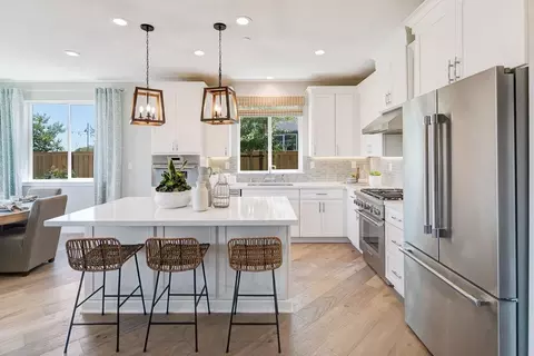 Kitchen - 1049 Briar Ct, Manteca, CA 95336 photo 2 of 7