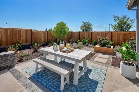 Exterior - 1049 Briar Ct, Manteca, CA 95336 photo 4 of 15