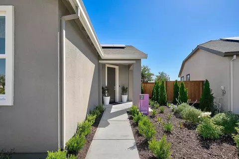 Exterior - 1049 Briar Ct, Manteca, CA 95336 photo 2 of 15