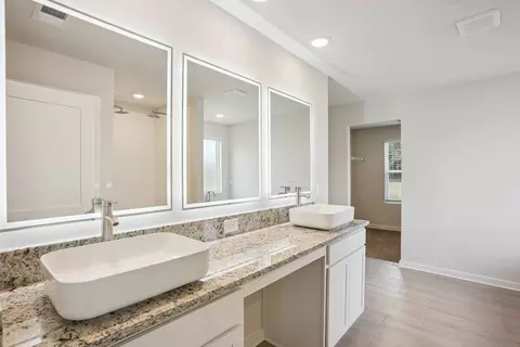 Bath - 94 Jacoby Dr, Fairburn, GA 30213 photo 6 of 7