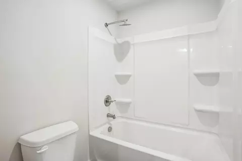 Bath - 94 Jacoby Dr, Fairburn, GA 30213 photo 4 of 7