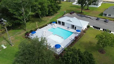Exterior - 549 Bluff View Ln, Florence, SC 29505 photo 6 of 7