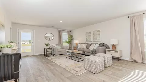 Living - 549 Bluff View Ln, Florence, SC 29505 photo 1 of 7
