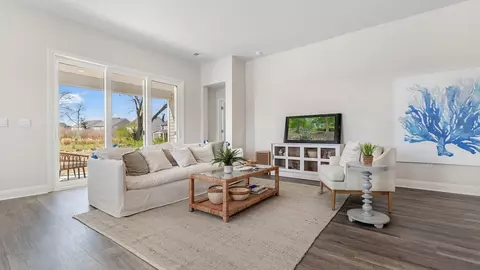 Living - 549 Bluff View Ln, Florence, SC 29505 photo 7 of 7