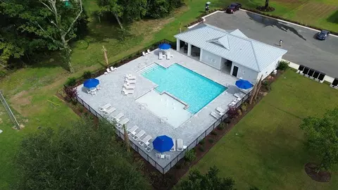 Exterior - 549 Bluff View Ln, Florence, SC 29505 photo 2 of 7