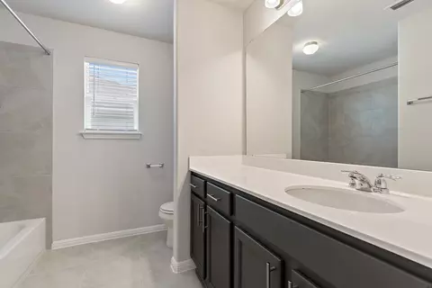 Bath - 6570 Marsh Ln, Buda, TX 78610 photo 1 of 3