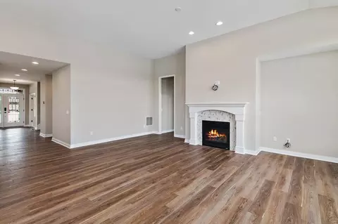 Living - 30 Morris St, Springboro, OH 45066 photo 1 of 7