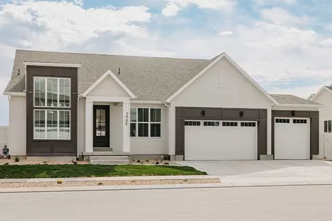 Exterior - 3004 N Wander Ln, Eagle Mountain, UT 84005 photo 2 of 6