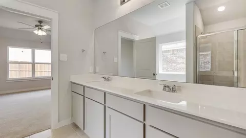 Bath - 10606 Flight Deck Ct, Conroe, TX 77303 photo 1 of 5