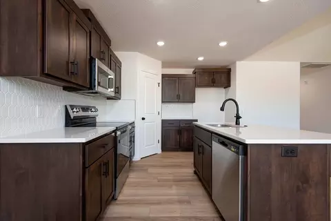 Kitchen - 1917 Wellington Dr, Ozark, MO 65721 photo 3 of 4