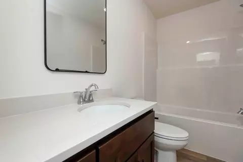 Bath - 1917 Wellington Dr, Ozark, MO 65721 photo 1 of 2