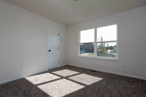 Bedroom - 1917 Wellington Dr, Ozark, MO 65721 photo 2 of 3