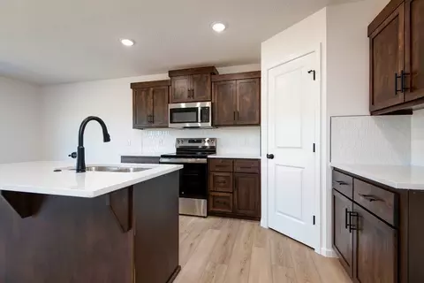Kitchen - 1917 Wellington Dr, Ozark, MO 65721 photo 2 of 4
