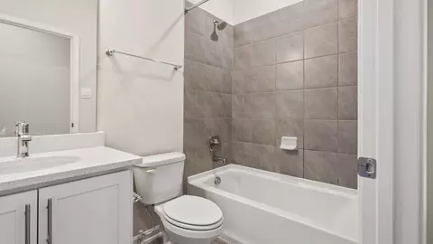 Bath - 455 Ensemble Way, Frederick, MD 21701 photo 9 of 16
