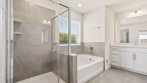 Bath - 455 Ensemble Way, Frederick, MD 21701 photo 2 of 16