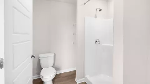 Bath - 6355 Kimblewick Way, Tallahassee, FL 32304 photo 3 of 5