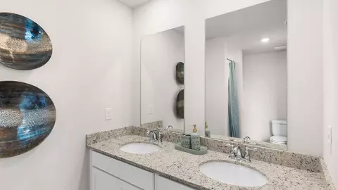 Bath - 6355 Kimblewick Way, Tallahassee, FL 32304 photo 4 of 5