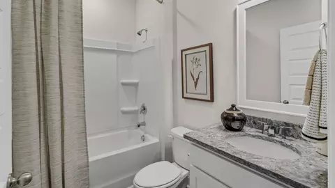Bath - 17660 Ruby Dr, Athens, AL 35613 photo 2 of 10