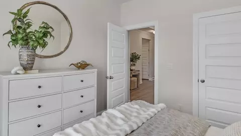 Bedroom - 17660 Ruby Dr, Athens, AL 35613 photo 2 of 21