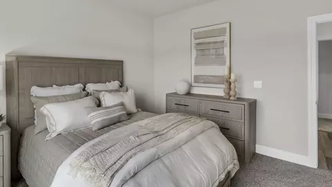 Bedroom - 17660 Ruby Dr, Athens, AL 35613 photo 16 of 21