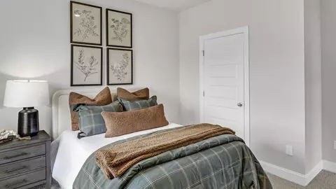 Bedroom - 17660 Ruby Dr, Athens, AL 35613 photo 17 of 21