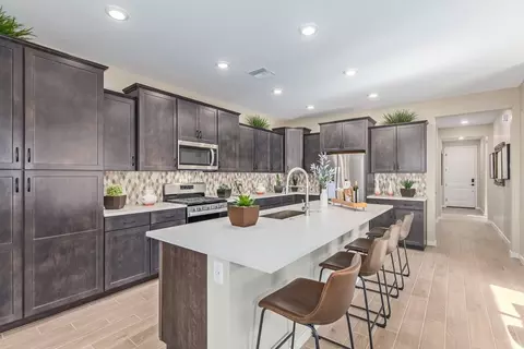 Kitchen - 7696 E 35th St, Yuma, AZ 85365 photo 5 of 7