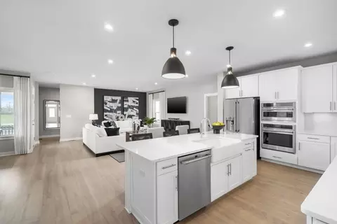 7 Willow Ln, Parsippany, NJ 07054