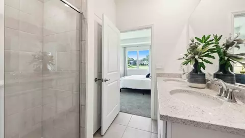 Bath - 5204 NW 41st Loop, Ocala, FL 34482 photo 2 of 4