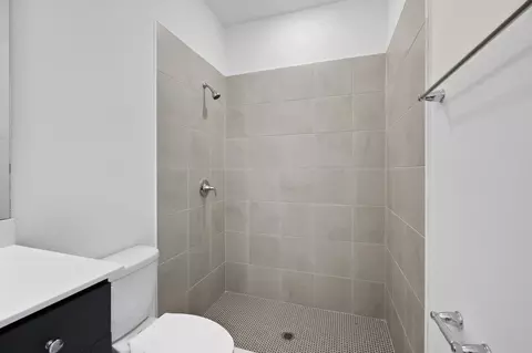 Bath - 182 Brook Forest Dr, Saint Augustine, FL 32092 photo 5 of 6